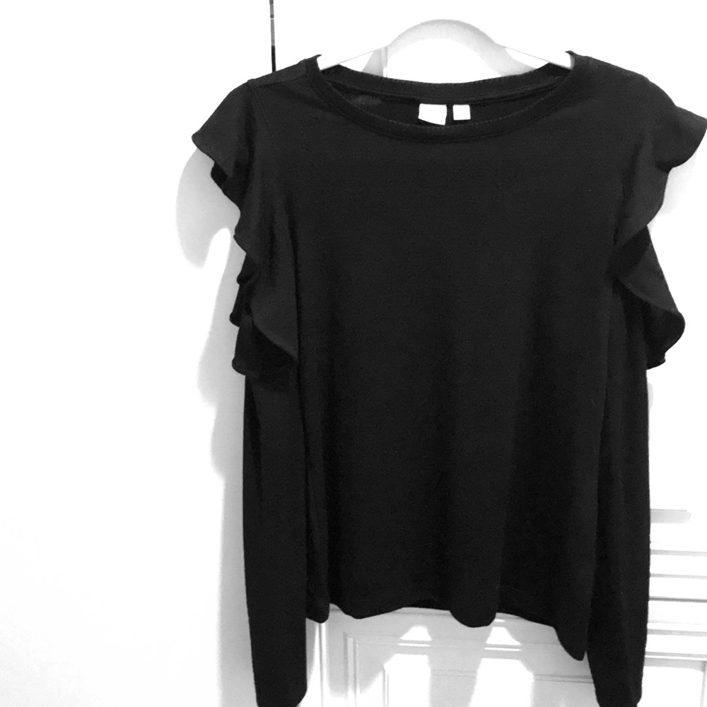 Gap cold shoulder with ruffle top